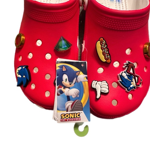 Crocs NWT Sega Sonic The Hedgehog Classic Crocs Red Unisex W12 M10 - Picture 8 of 12